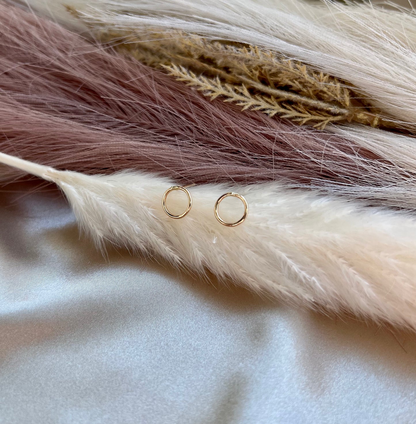 Ivy | Circle Stud Earrings