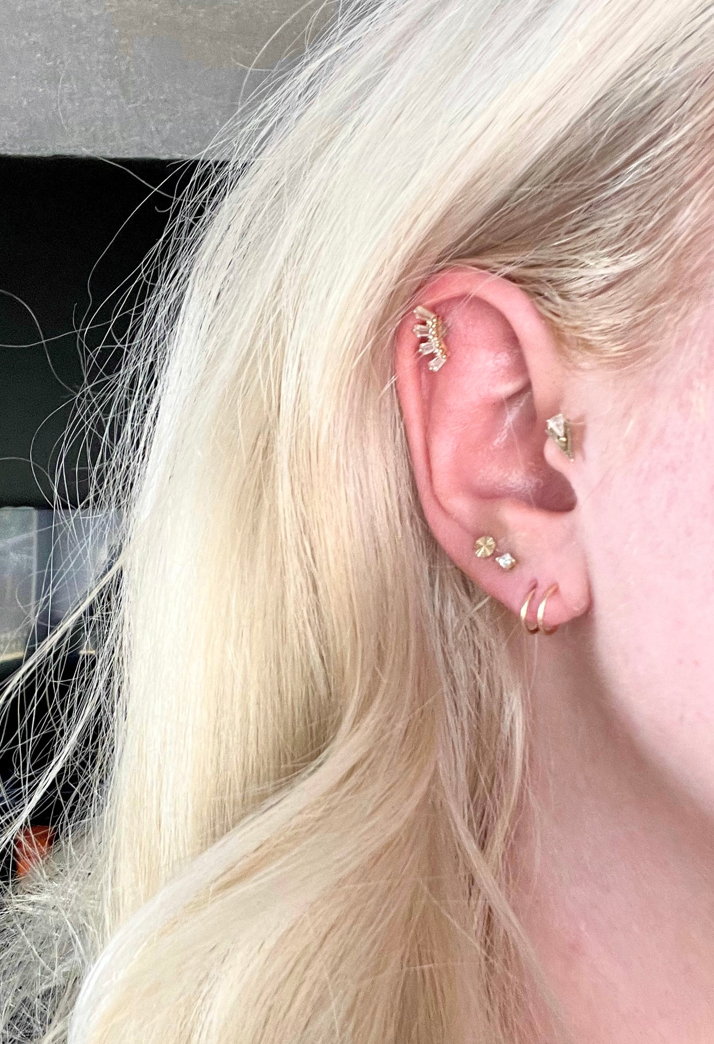 Faye | Mini Twist Earrings