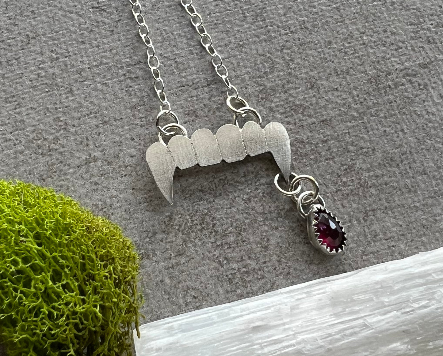 Vampire Fangs with Garnet B L O O D Droplet