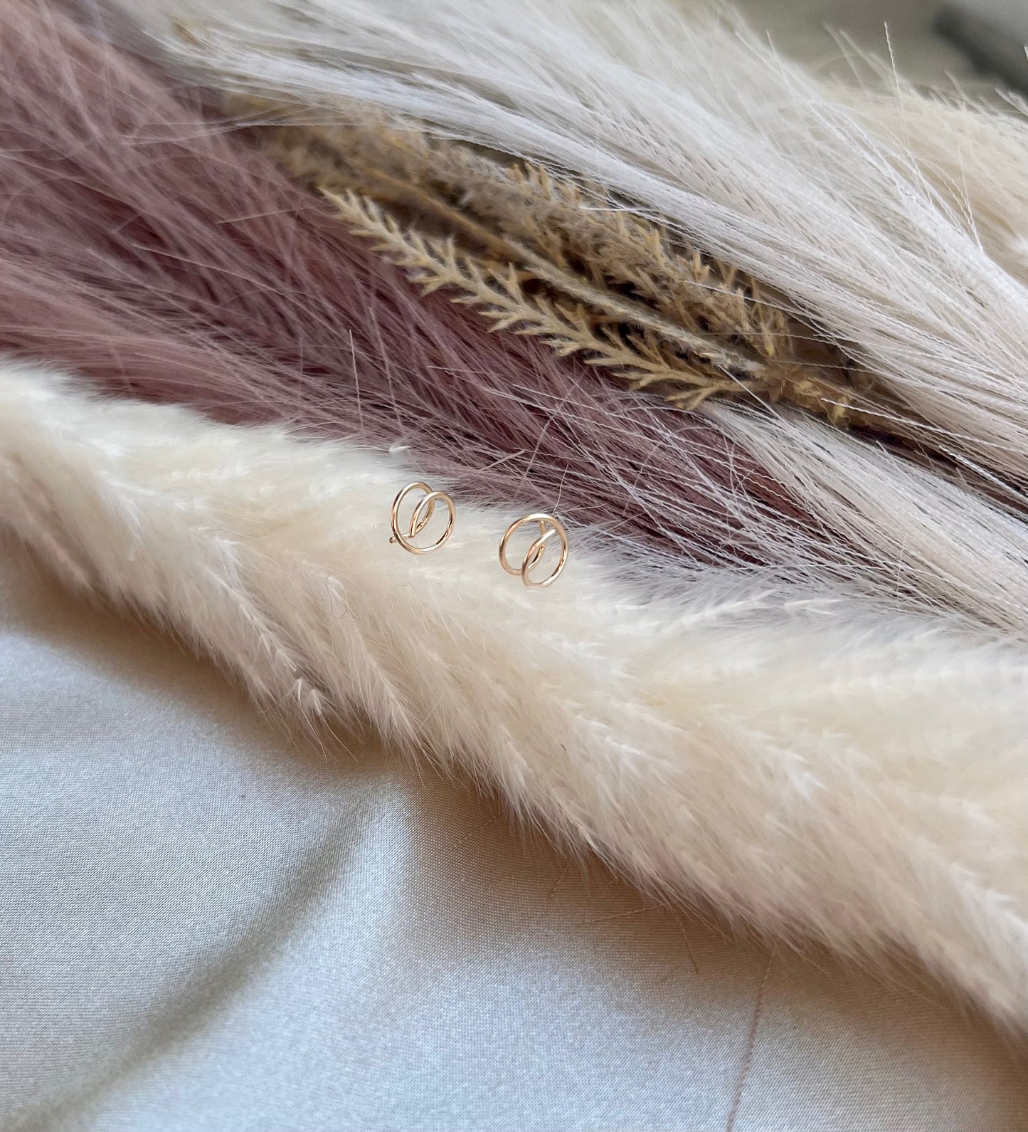 Faye | Mini Twist Earrings