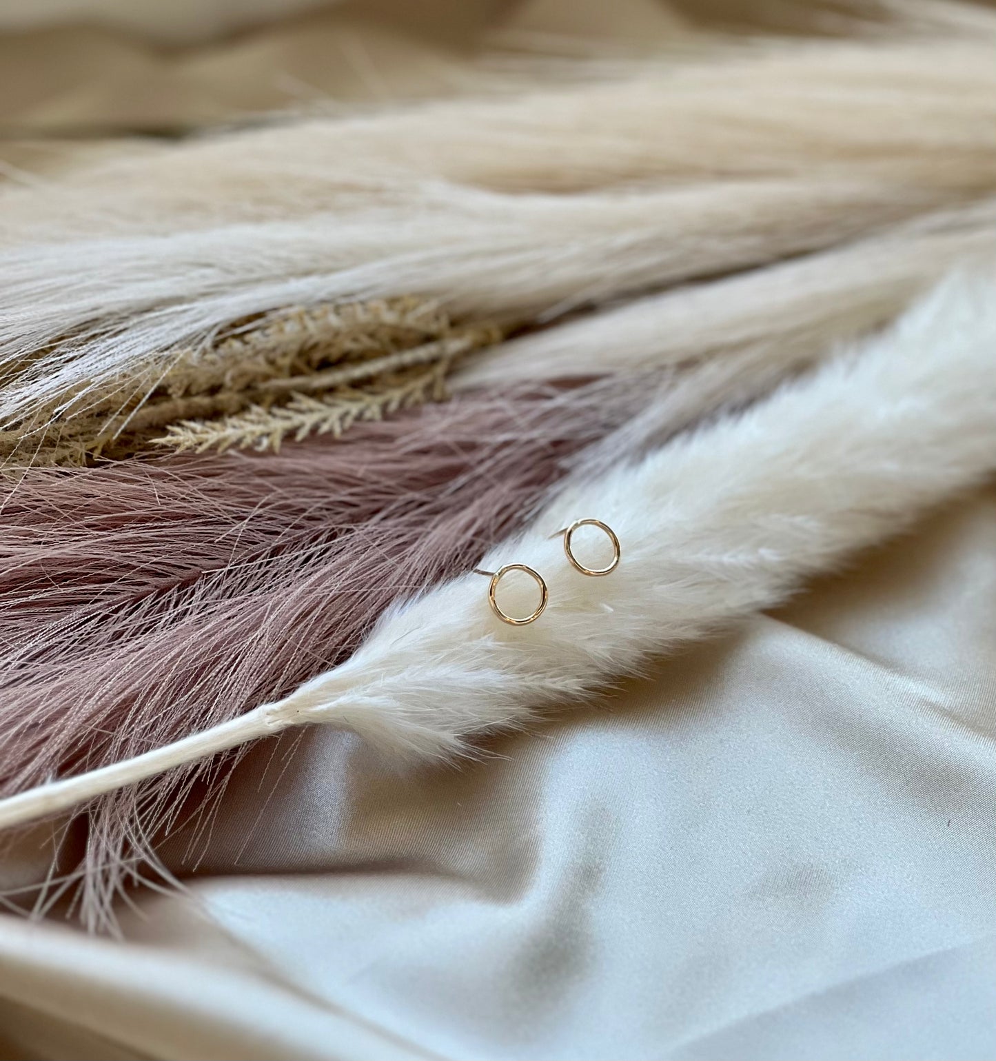 Ivy | Circle Stud Earrings